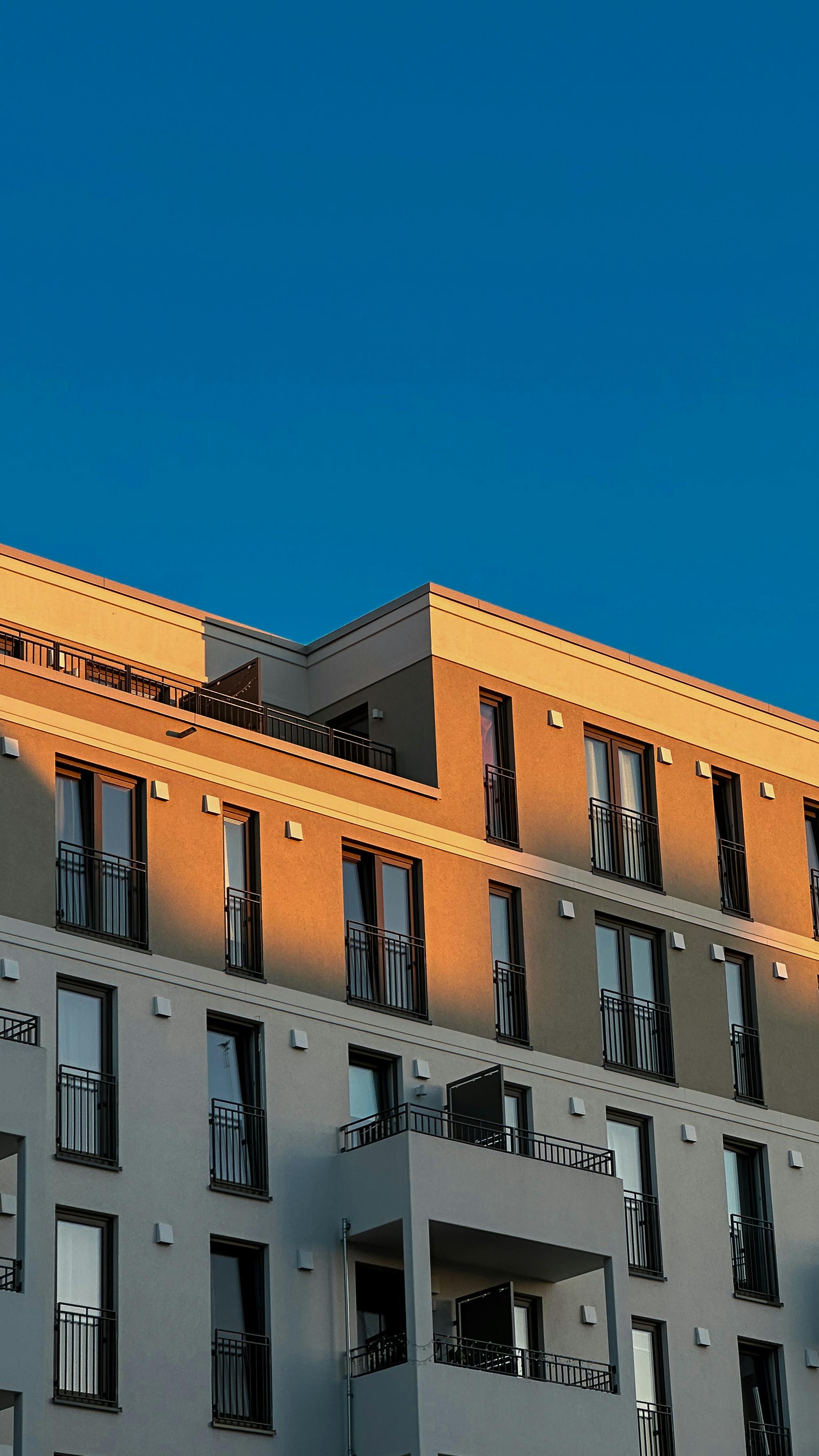 Appartement neuf immobilier neuf ou ancien Val-d'Oise acheter neuf ou ancien 95 neuf ou ancien avantages inconvénients achat immobilier neuf Val-d'Oise achat immobilier ancien Val-d'Oise différence neuf ancien immobilier frais notaire neuf versus ancien frais notaire réduits achat neuf prix m2 neuf versus ancien Val-d'Oise logement neuf VEFA Val-d'Oise acheter en VEFA Val-d'Oise garantie décennale logement neuf garantie constructeur achat neuf RE2020 logement neuf performance énergétique DPE logement ancien travaux travaux logement ancien financement TVA réduite 5.5% logement neuf exonération taxe foncière logement neuf PTZ logement neuf Val-d'Oise zone A PTZ achat ancien travaux Val-d'Oise primo-accédant neuf ou ancien Val-d'Oise investissement locatif neuf ou ancien 95 rentabilité locative neuf versus ancien dispositif Denormandie ancien rénové déficit foncier logement ancien travaux intérêts intercalaires VEFA financement prêt relais achat neuf Val-d'Oise financement travaux logement ancien éco-PTZ rénovation énergétique Val-d'Oise achat résidence principale neuf ou ancien plus-value revente neuf versus ancien programmes neufs Val-d'Oise 95 logements anciens centre-ville Val-d'Oise courtier crédit immobilier Margency 95580 courtier prêt immobilier Ermont 95120 courtier crédit immobilier Enghien-les-Bains courtier prêt immobilier Montmorency 95160 simulation crédit immobilier Val-d'Oise